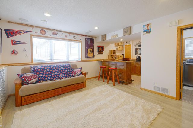 6408 Cavell Avenue N, Brooklyn Park, MN 55428