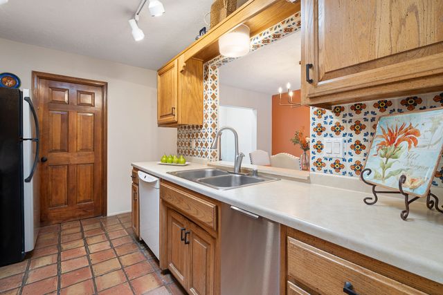 258 Cuesta del Norte, Santa Fe, NM 87501