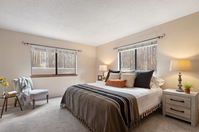 258 Cuesta del Norte, Santa Fe, NM 87501
