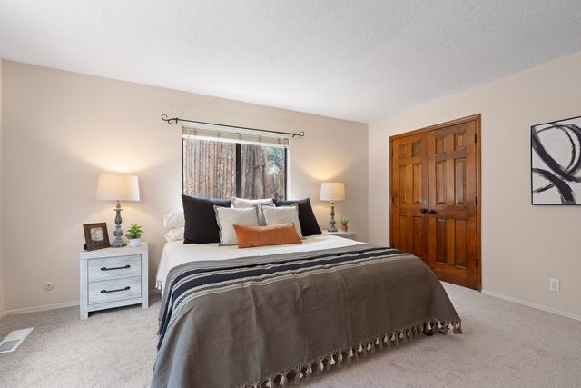 258 Cuesta del Norte, Santa Fe, NM 87501