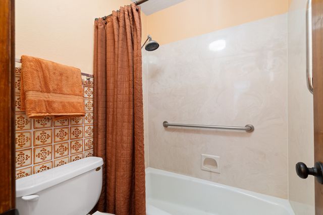 258 Cuesta del Norte, Santa Fe, NM 87501