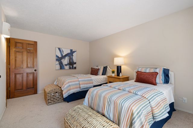 258 Cuesta del Norte, Santa Fe, NM 87501