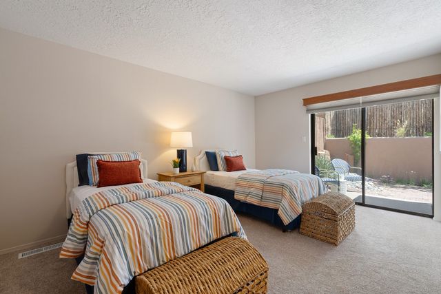 258 Cuesta del Norte, Santa Fe, NM 87501