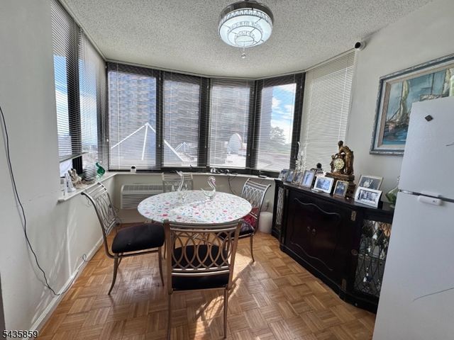 100 Carlyle Drive. N05J 5 JN, Cliffside Park Boro, NJ 07010