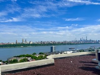100 Carlyle Drive. N05J 5 JN, Cliffside Park Boro, NJ 07010