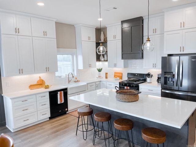 111 Legacy Way, Ward, AR 72176