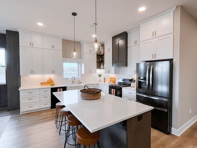 111 Legacy Way, Ward, AR 72176