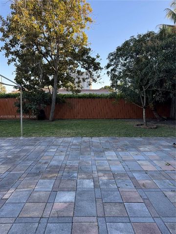 470 NE 127th St, North Miami, FL 33161