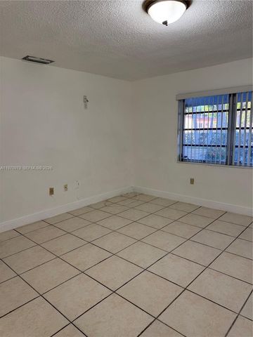 470 NE 127th St, North Miami, FL 33161