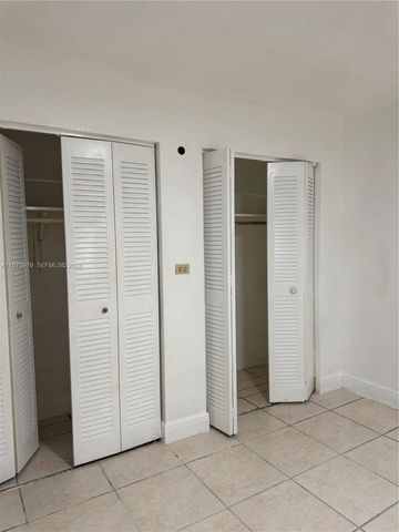 470 NE 127th St, North Miami, FL 33161