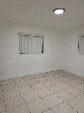 470 NE 127th St, North Miami, FL 33161