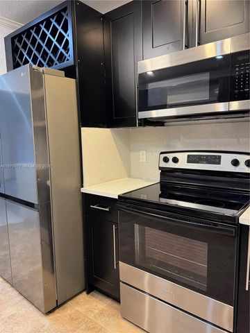 470 NE 127th St, North Miami, FL 33161