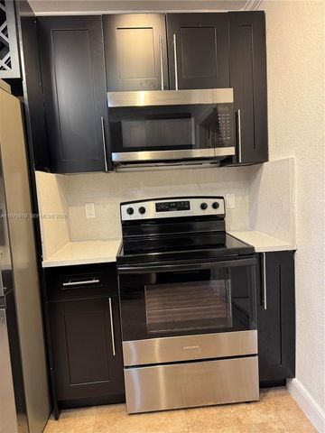 470 NE 127th St, North Miami, FL 33161