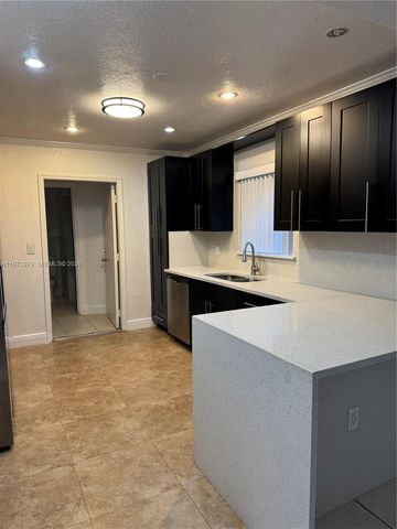 470 NE 127th St, North Miami, FL 33161