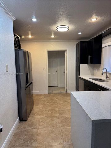 470 NE 127th St, North Miami, FL 33161