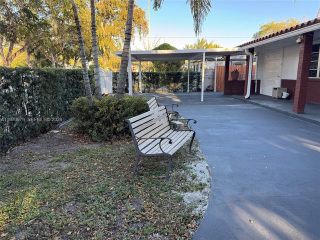 470 NE 127th St, North Miami, FL 33161