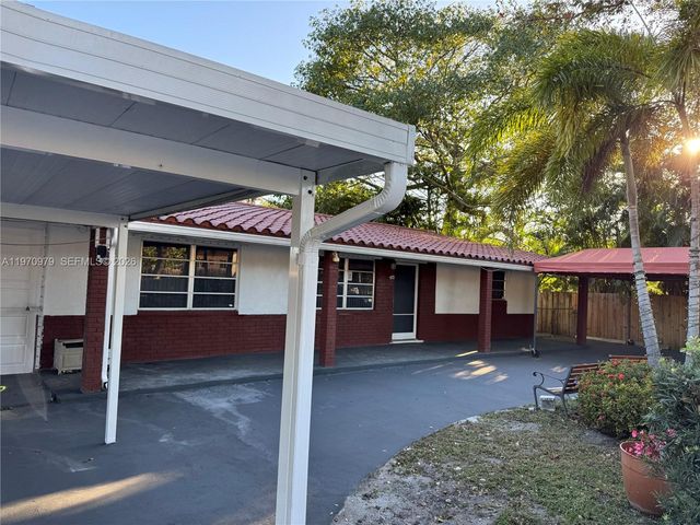 470 NE 127th St, North Miami, FL 33161