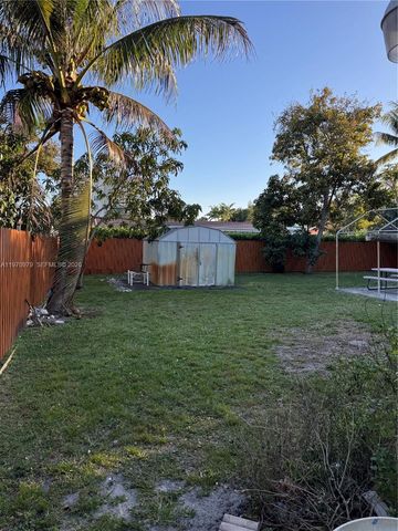 470 NE 127th St, North Miami, FL 33161