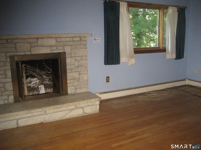 21 Terrace Drive, Montville, CT 06370