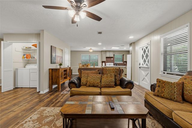 61 Southwood Forest Road, Huntsville, TX 77340