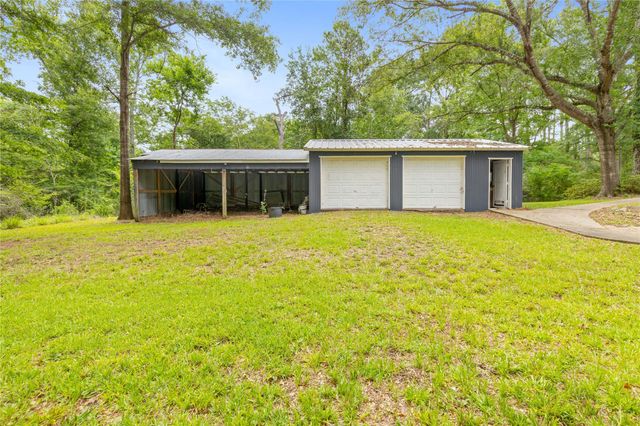 61 Southwood Forest Road, Huntsville, TX 77340