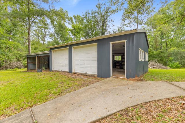 61 Southwood Forest Road, Huntsville, TX 77340