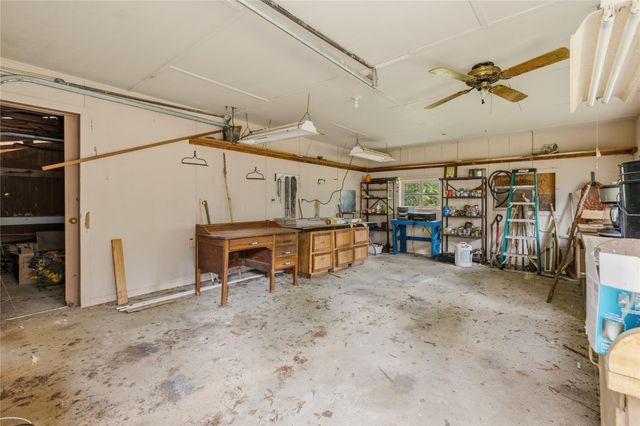 61 Southwood Forest Road, Huntsville, TX 77340