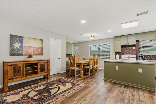 61 Southwood Forest Road, Huntsville, TX 77340