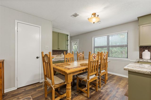 61 Southwood Forest Road, Huntsville, TX 77340