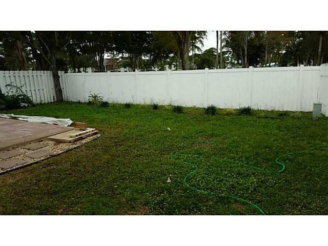 4674 Lakeside Circle, West Palm Beach, FL 33417