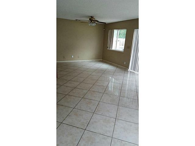 4674 Lakeside Circle, West Palm Beach, FL 33417