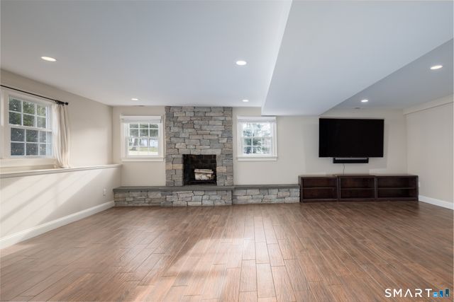 12 Colony Road, Canton, CT 06019