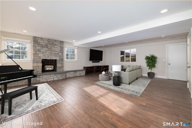 12 Colony Road, Canton, CT 06019