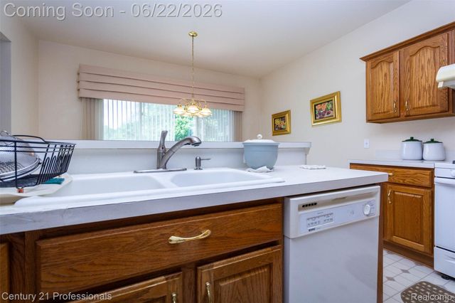 8225 Brookstone Lane, Village Of Clarkston, MI 48348