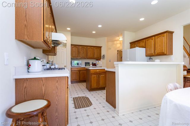 8225 Brookstone Lane, Village Of Clarkston, MI 48348