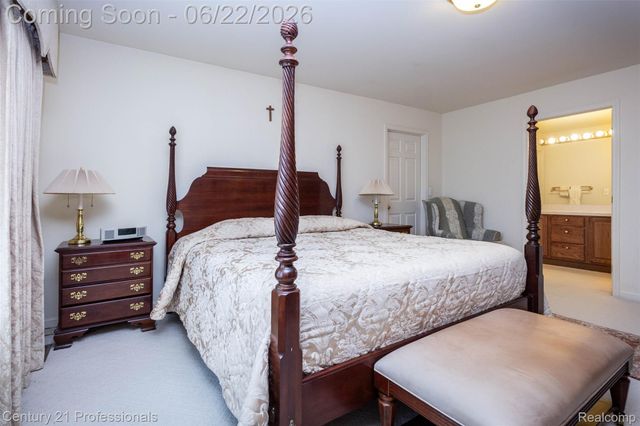 8225 Brookstone Lane, Village Of Clarkston, MI 48348