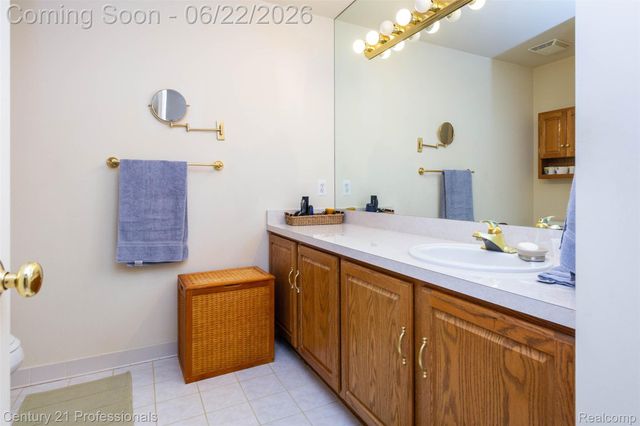 8225 Brookstone Lane, Village Of Clarkston, MI 48348