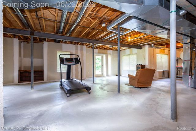 8225 Brookstone Lane, Village Of Clarkston, MI 48348