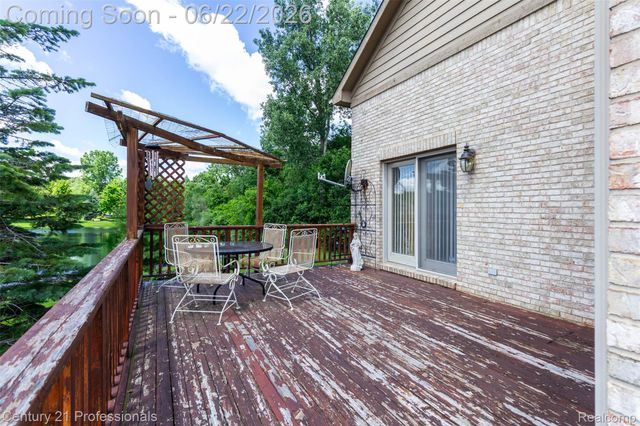 8225 Brookstone Lane, Village Of Clarkston, MI 48348