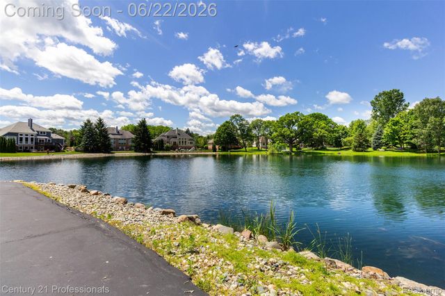 8225 Brookstone Lane, Village Of Clarkston, MI 48348