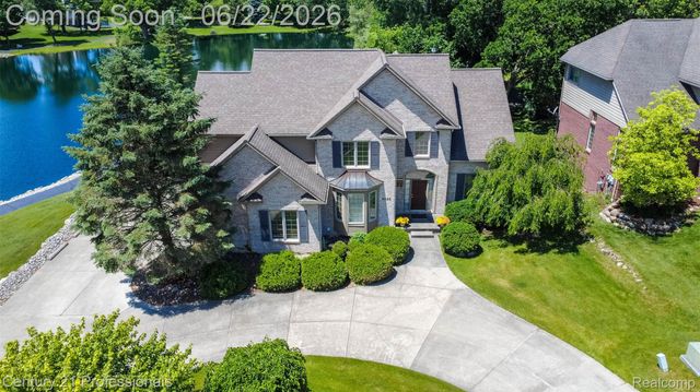 8225 Brookstone Lane, Village Of Clarkston, MI 48348