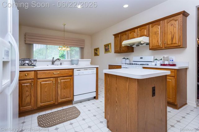 8225 Brookstone Lane, Village Of Clarkston, MI 48348