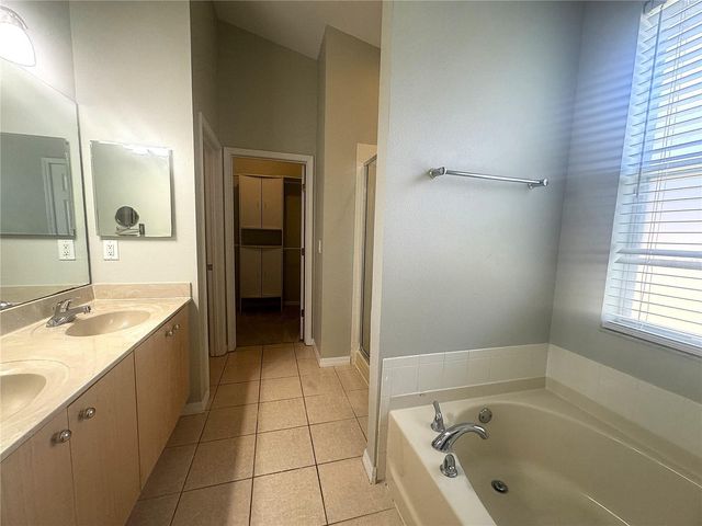 11739 HOLLY CREEK DRIVE, Riverview, FL 33569