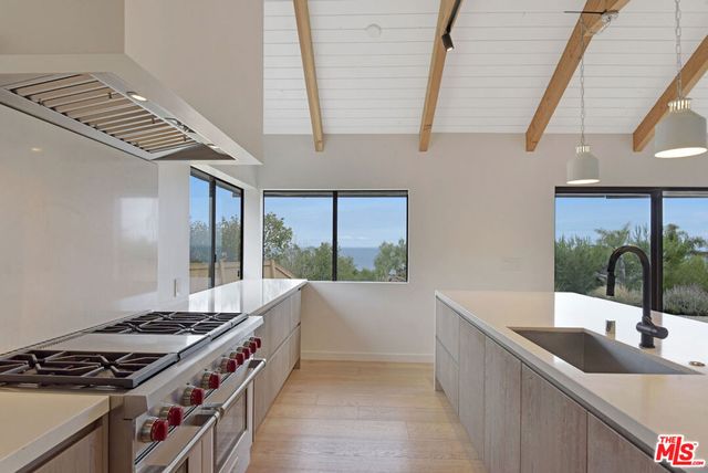 24728 Vantage Point Terrace, Malibu, CA 90265
