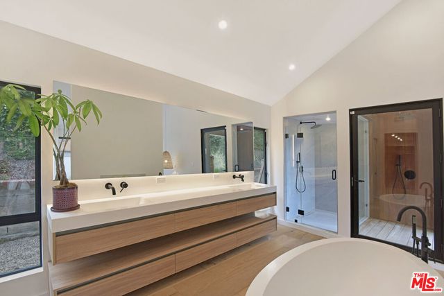 24728 Vantage Point Terrace, Malibu, CA 90265
