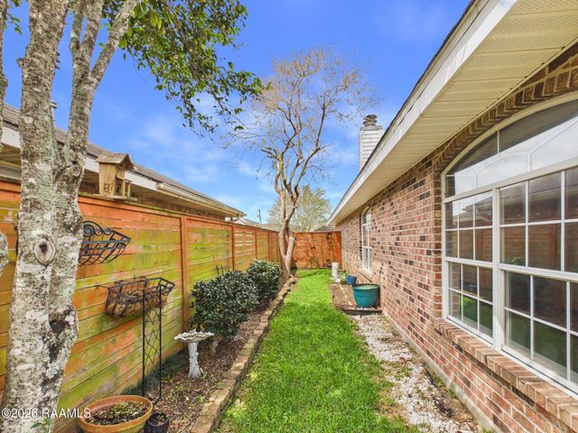 115 La Rue Vil, Lafayette, LA 70508