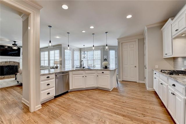 7051 Dove Point Lane, Hoschton, GA 30548
