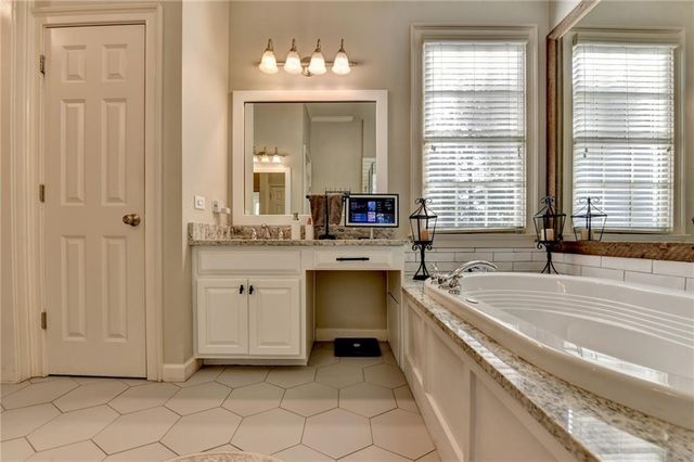 7051 Dove Point Lane, Hoschton, GA 30548