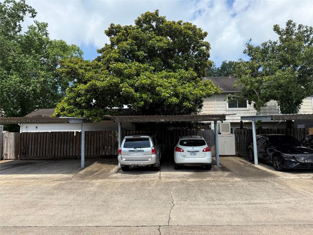 6451 Creekbend Drive 132, Houston, TX 77096