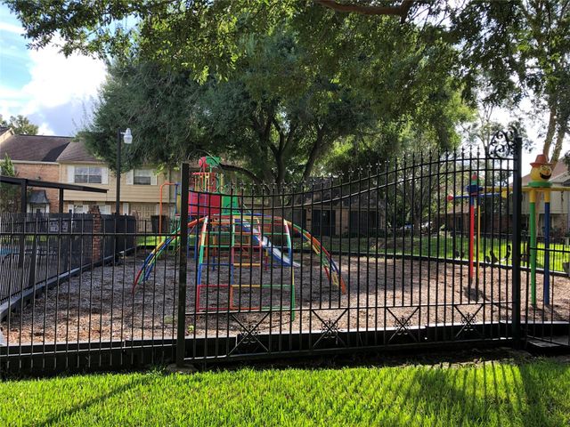 6451 Creekbend Drive 132, Houston, TX 77096